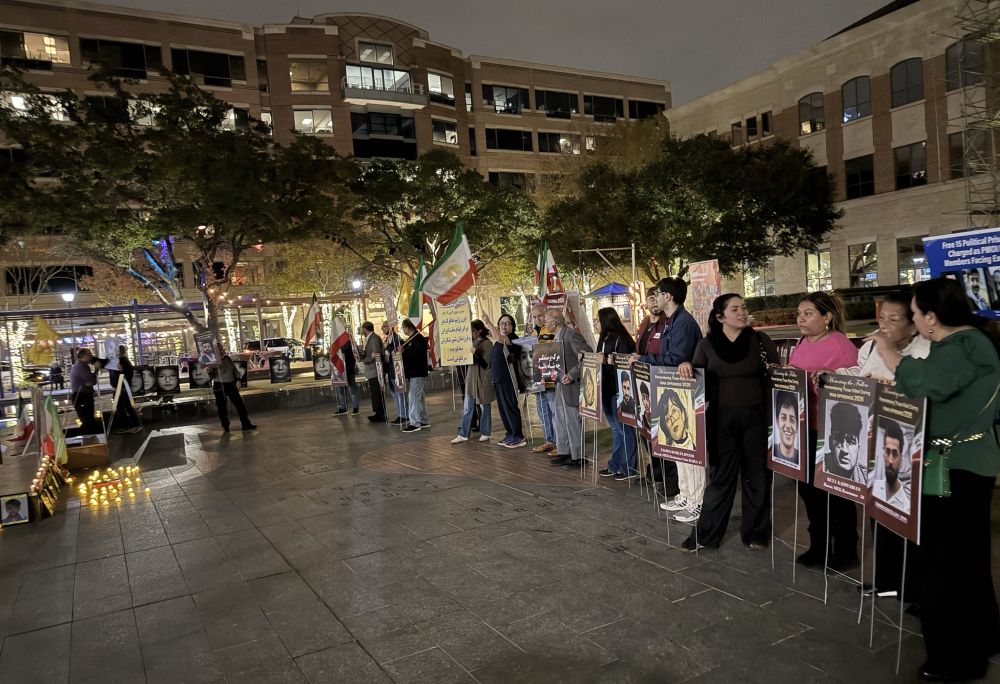 A candlelight vigil and photo exhibition in Houston, Texas honors the martyrs of Iran’s uprising and shows solidarity with protesters in Iran.