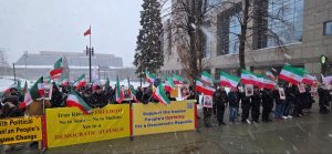 Iranians in Toronto stand in solidarity with the Iran Uprising, demanding freedom and democracy.