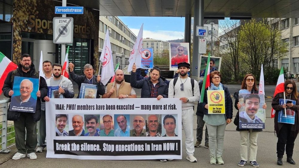 Zurich – Supporters of the Iranian Resistance rally to condemn executions in Iran and urge Switzerland to take decisive action.