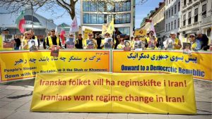 Supporters of the PMOI rallied in Gothenburg against executions and for a democratic future in Iran.
