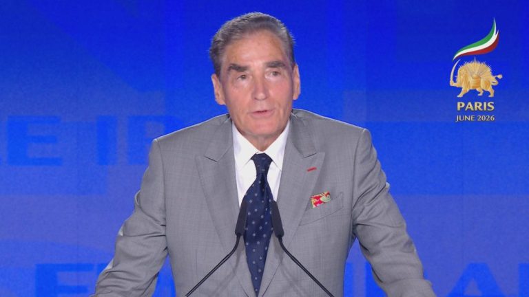 Former Romanian Prime Minister Petre Roman compares Iran’s crisis with Romania’s revolution and predicts major political change.