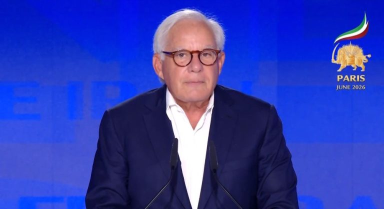 Senator Robert Torricelli addresses the Free Iran 2026 Summit in Paris, calling for global support for Iran’s democratic movement.