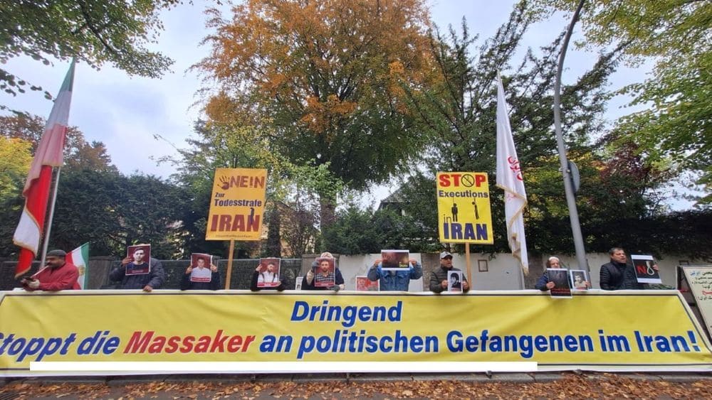 Berlin, Oct. 20, 2026: PMOI supporters protest executions on day 235 of their sit-in outside Iran’s embassy.