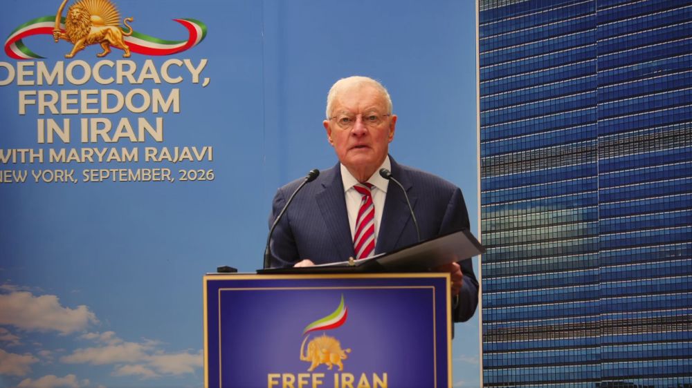 Gen. Keith Kellogg addresses Iranians and NCRI supporters outside the United Nations in New York.