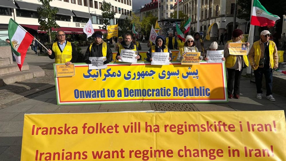 PMOI supporters in Gothenburg support the NCRI’s democratic alternative and condemn executions and human rights violations in Iran.